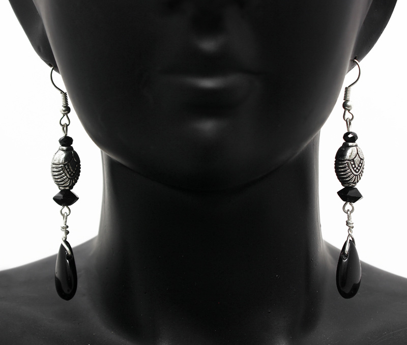 Vogue Crafts & Designs Pvt. Ltd. manufactures Black Tear Drop Earrings at wholesale price.