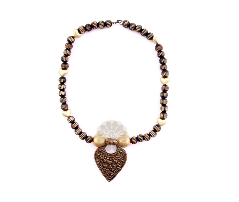 Vogue Crafts & Designs Pvt. Ltd. manufactures Ornate Pendant Necklace at wholesale price.