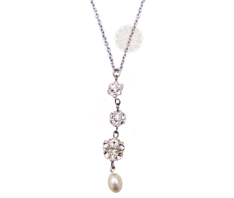 Vogue Crafts & Designs Pvt. Ltd. manufactures Romantic Oval Pearl Pendant at wholesale price.