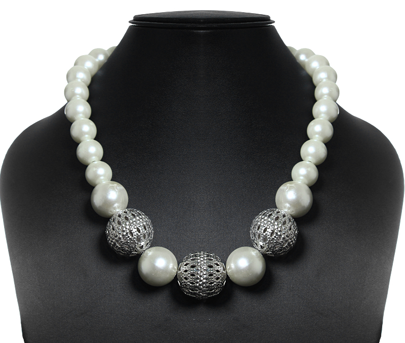Vogue Crafts & Designs Pvt. Ltd. manufactures Silver and Pearl Necklace at wholesale price.