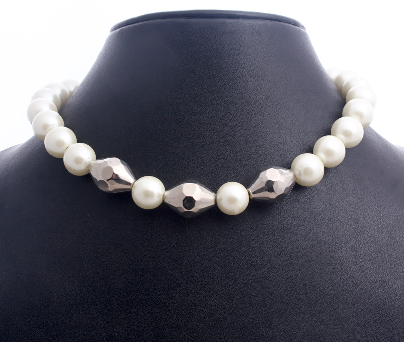 Vogue Crafts & Designs Pvt. Ltd. manufactures Silver and Pearl Necklace  at wholesale price.