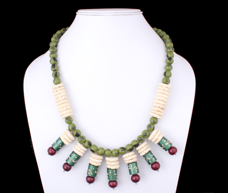 Vogue Crafts & Designs Pvt. Ltd. manufactures Green Statement Necklace at wholesale price.