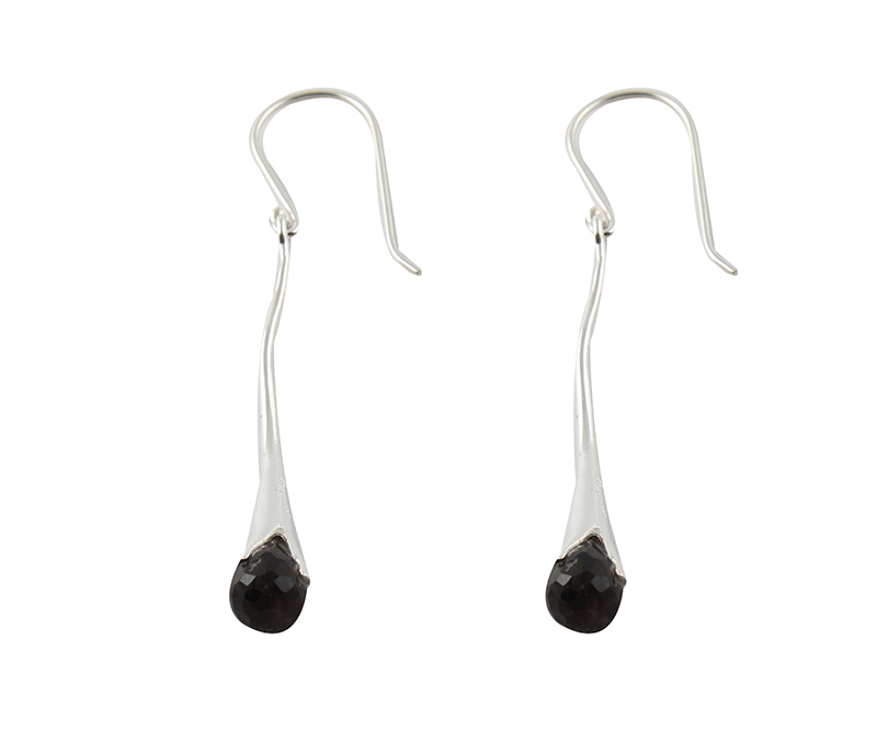 Vogue Crafts & Designs Pvt. Ltd. manufactures Black Stone Drops Silver Earrings at wholesale price.