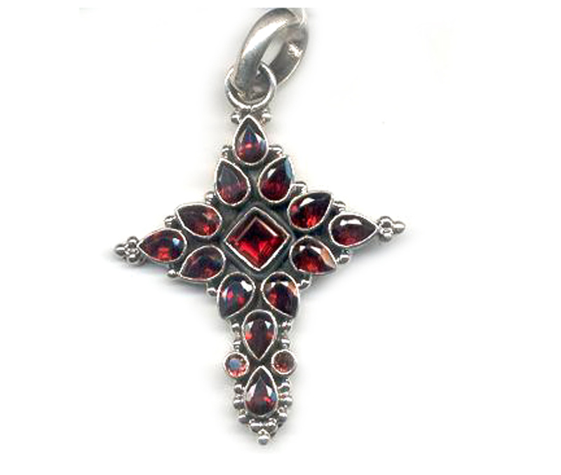 Vogue Crafts & Designs Pvt. Ltd. manufactures Maroon Stone Cluster Silver Pendant at wholesale price.
