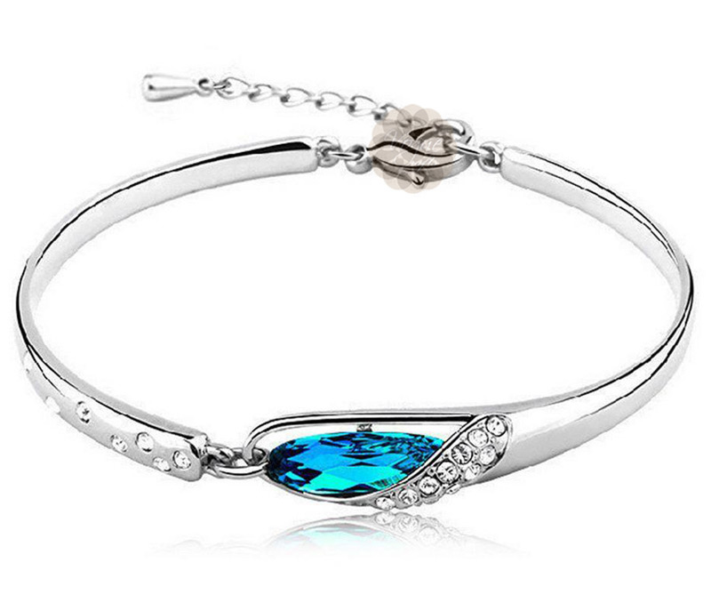 Vogue Crafts & Designs Pvt. Ltd. manufactures Sterling Silver Bracelet Bangle at wholesale price.